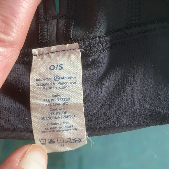 Lululemon Beanie with pony tail cut out - Picture 5 of 6